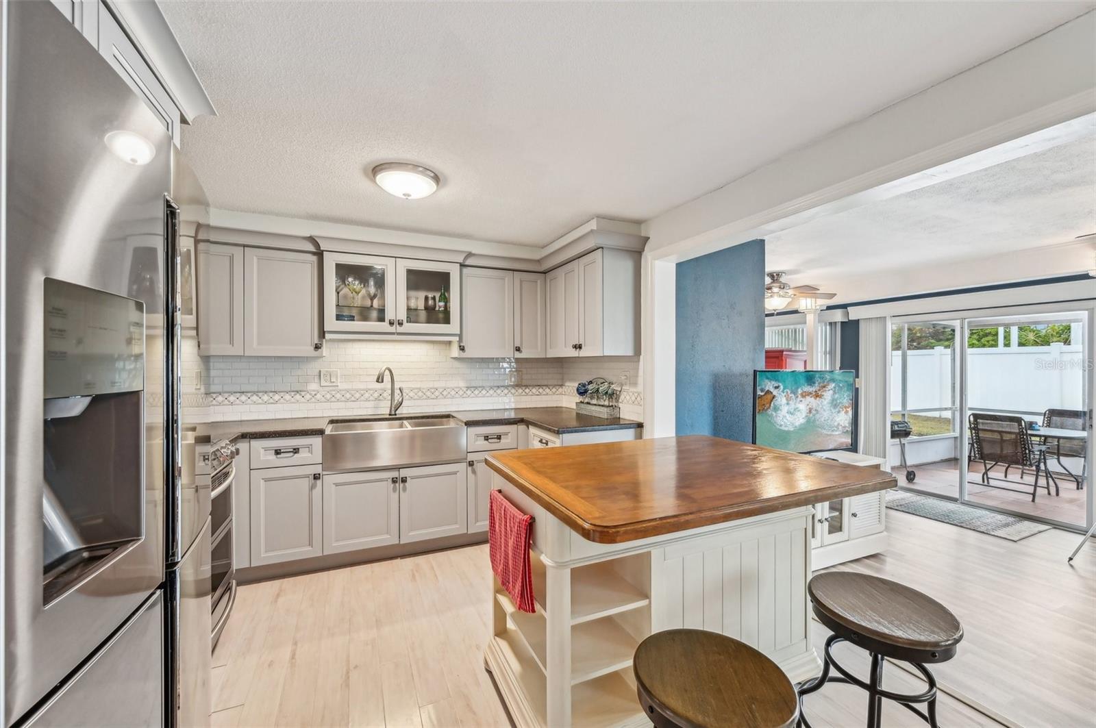 2433 BEACON DR, PORT CHARLOTTE, FL, 33952