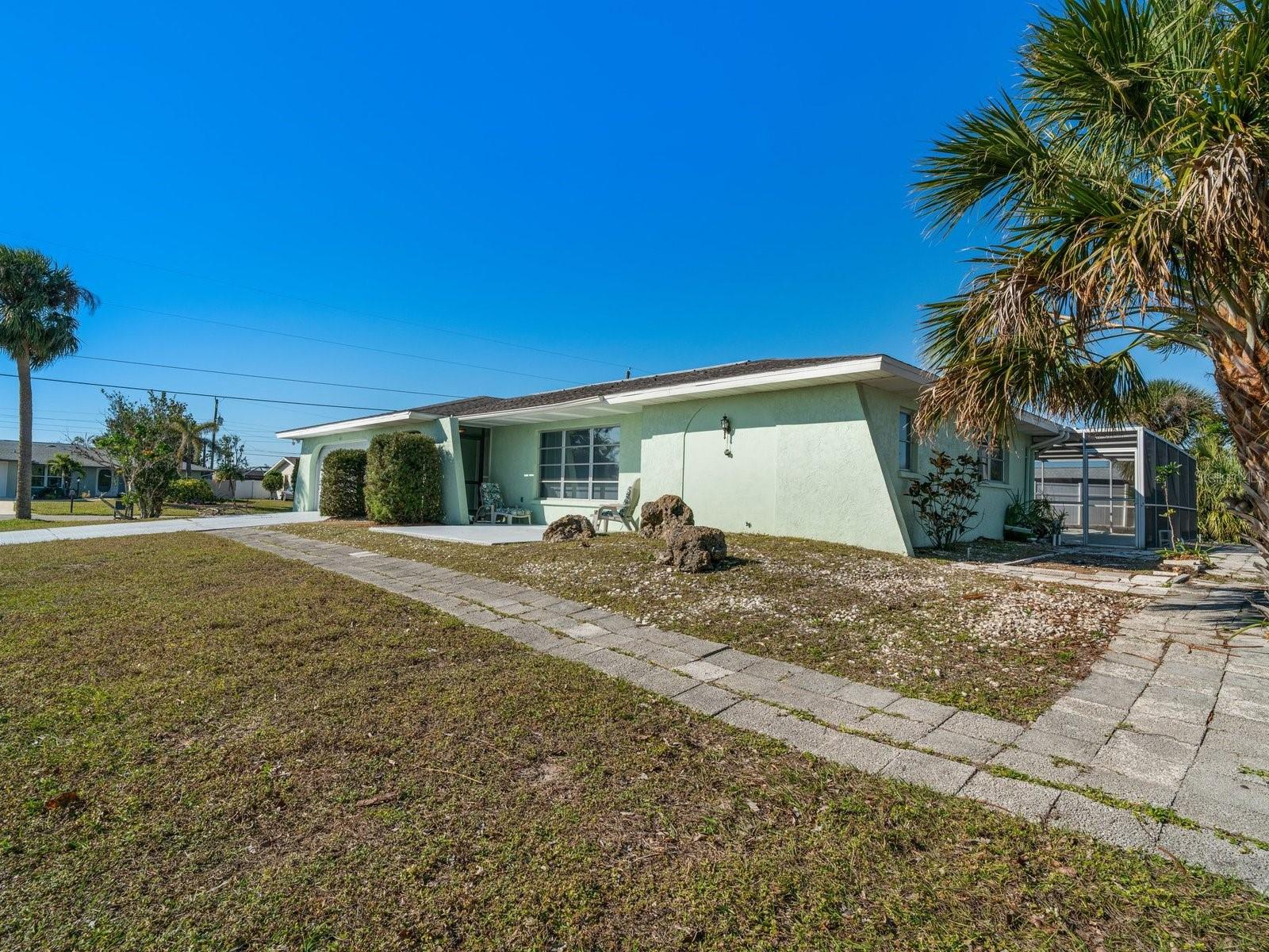 403 PINE TREE TER, VENICE, FL, 34293
