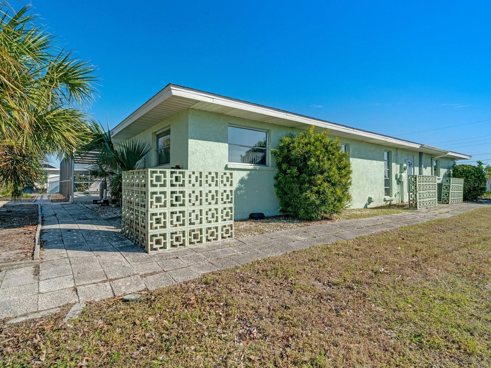403 PINE TREE TER, VENICE, FL, 34293