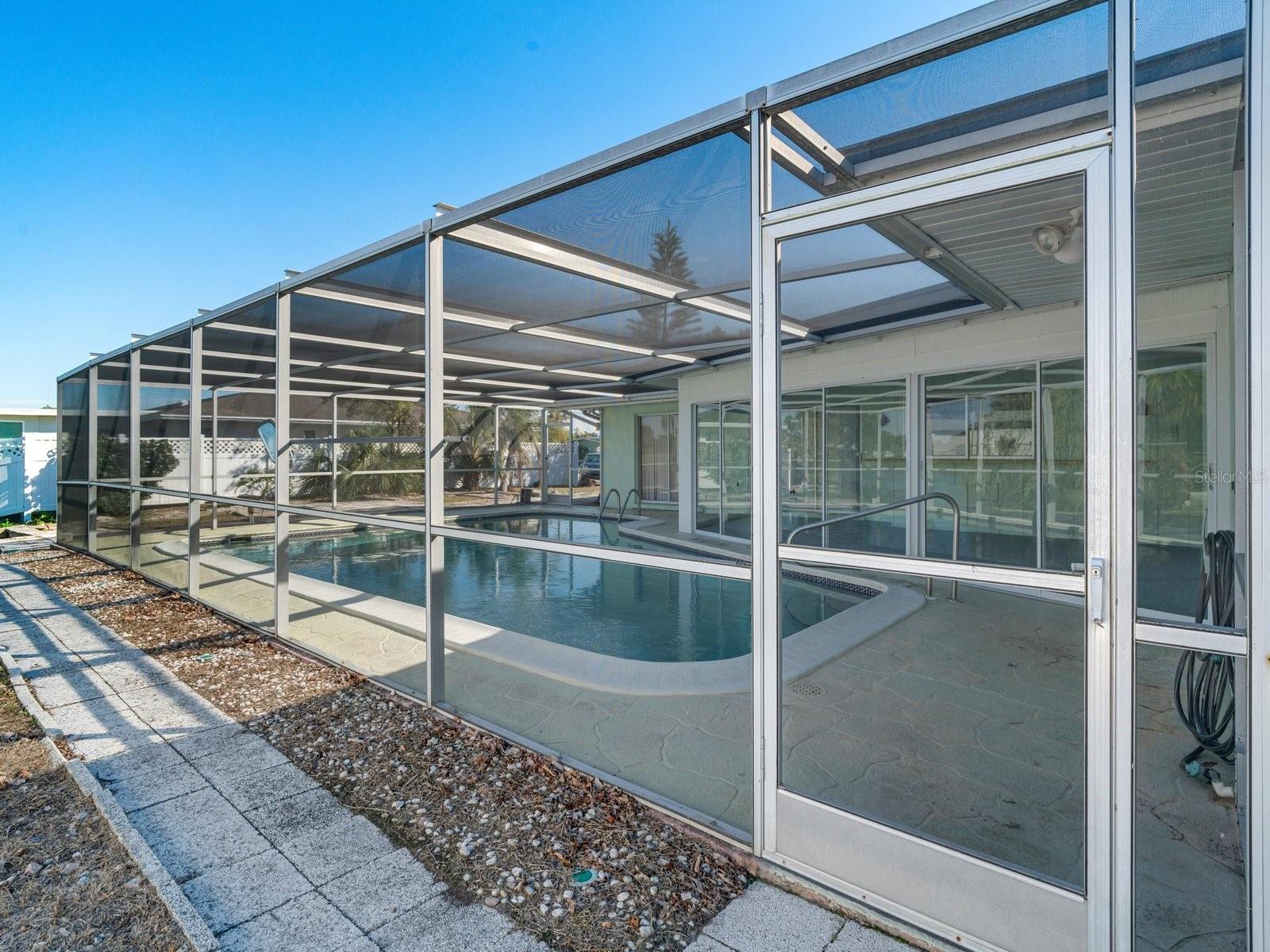 403 PINE TREE TER, VENICE, FL, 34293