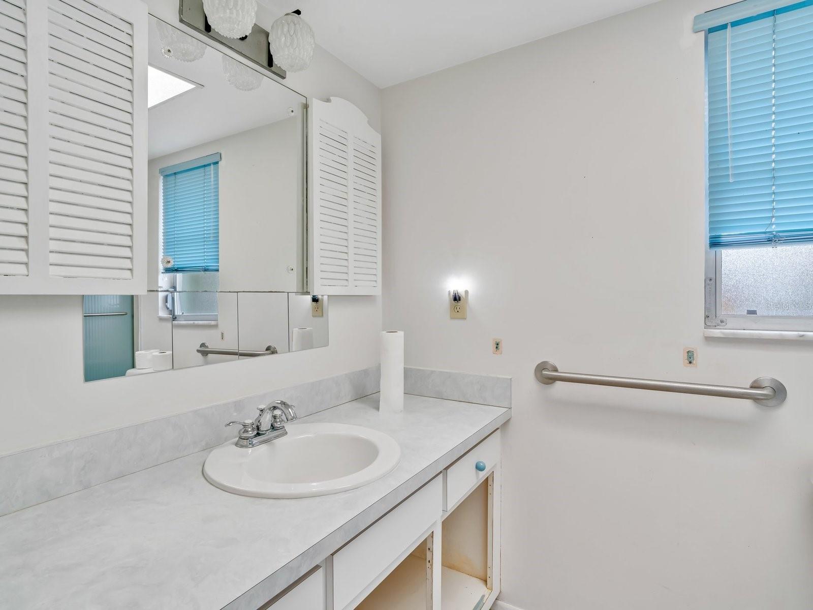 403 PINE TREE TER, VENICE, FL, 34293