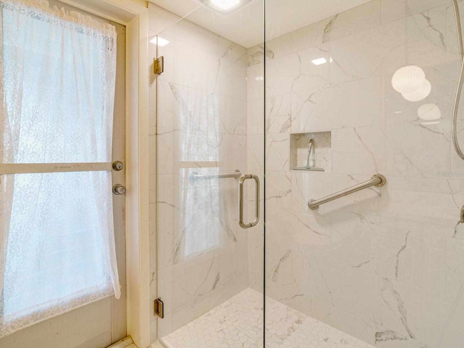 403 PINE TREE TER, VENICE, FL, 34293