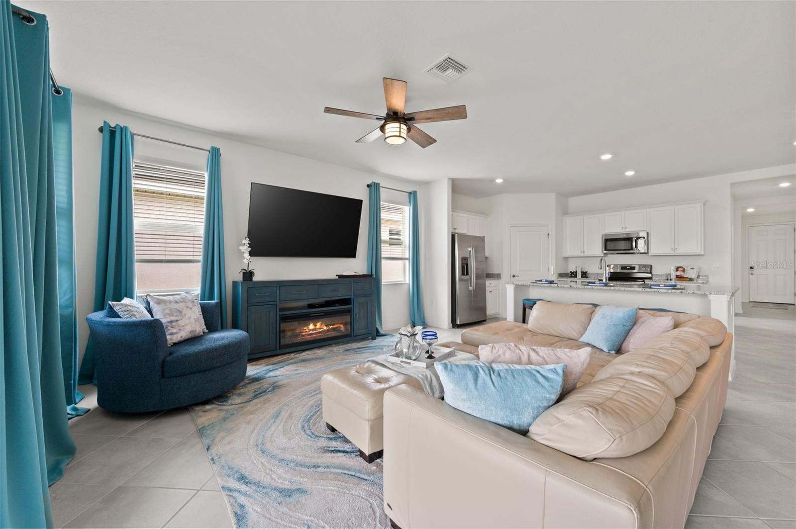 3901 EAST HAMPTON CIR, ALVA, FL, 33920
