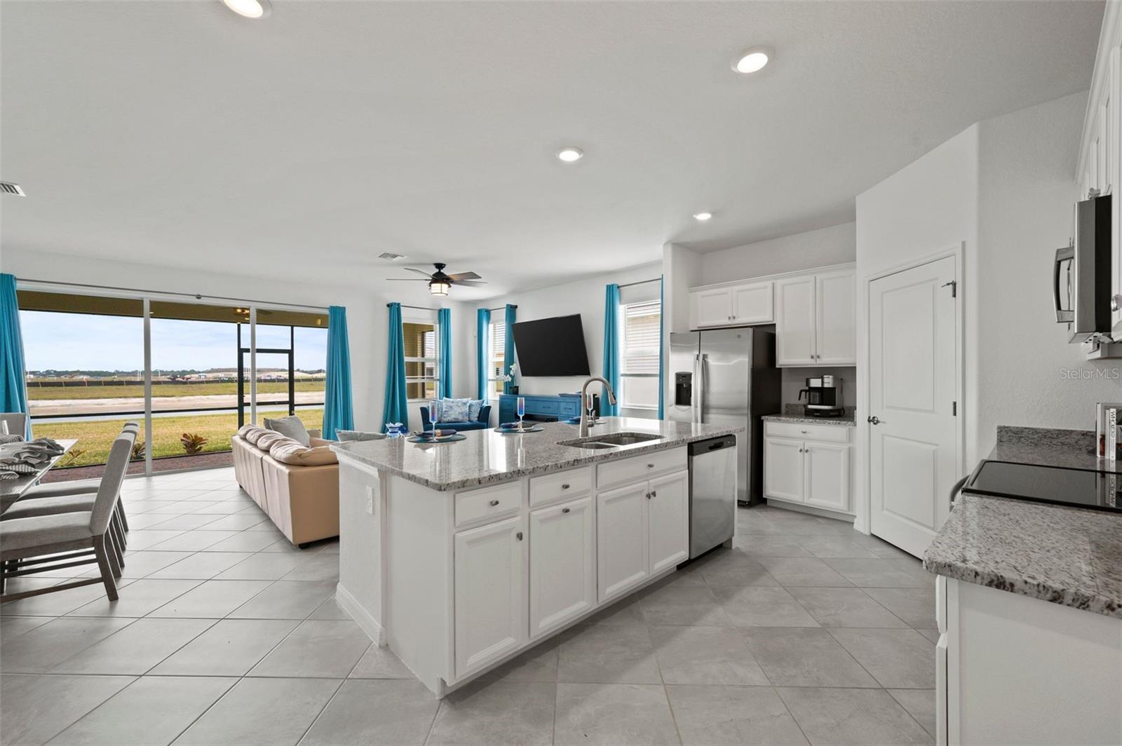 3901 EAST HAMPTON CIR, ALVA, FL, 33920
