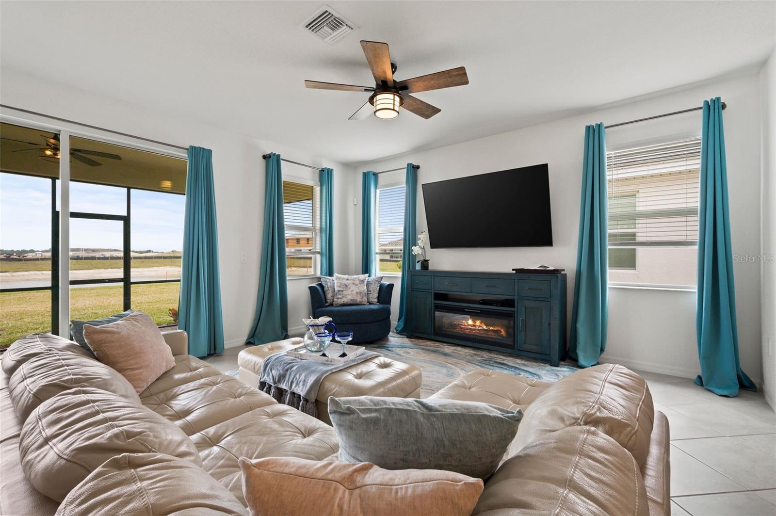 3901 EAST HAMPTON CIR, ALVA, FL, 33920