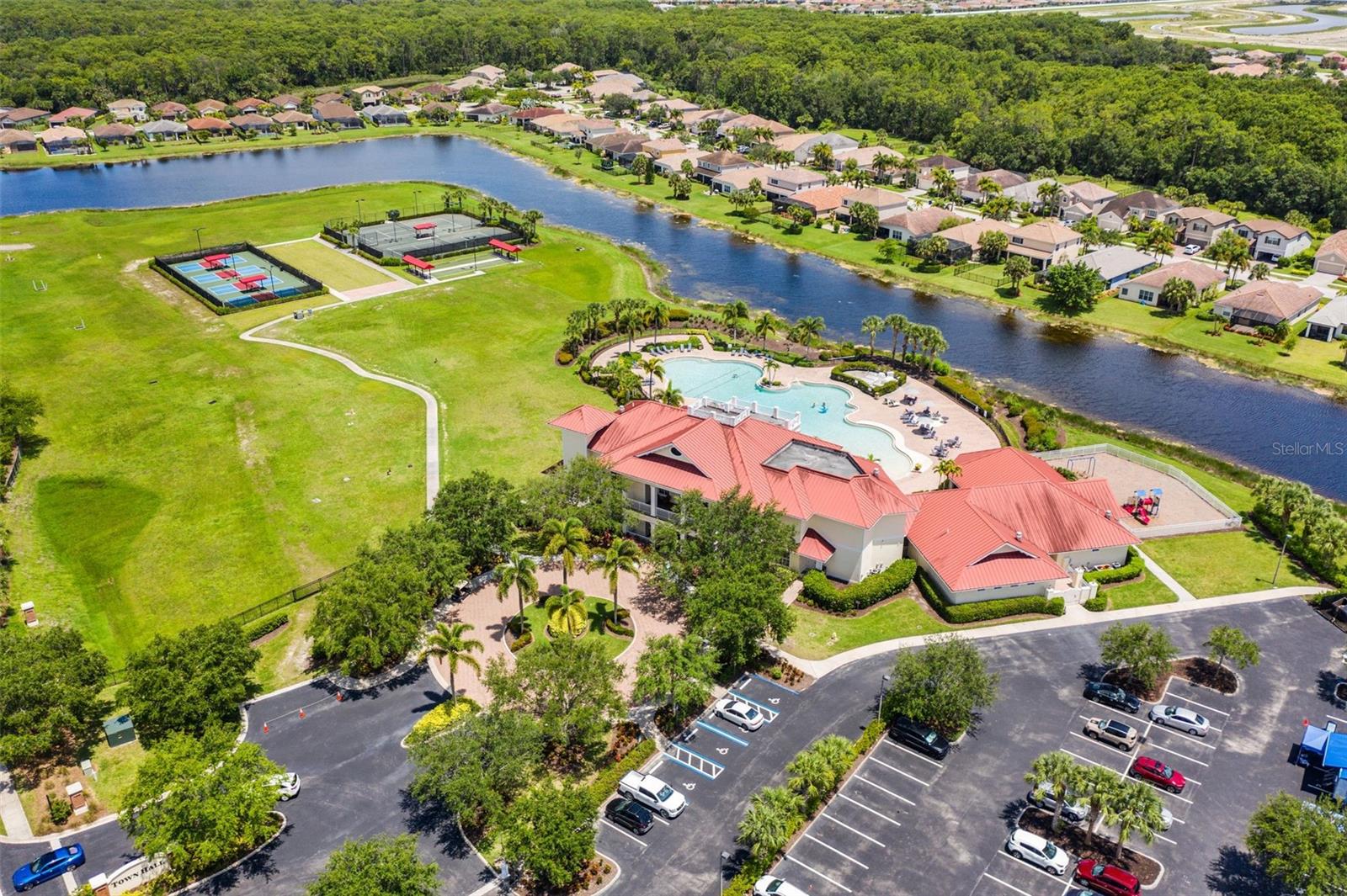 3901 EAST HAMPTON CIR, ALVA, FL, 33920