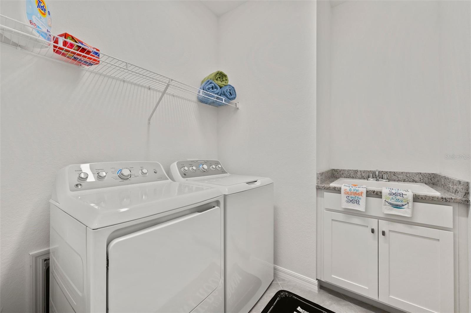 3901 EAST HAMPTON CIR, ALVA, FL, 33920