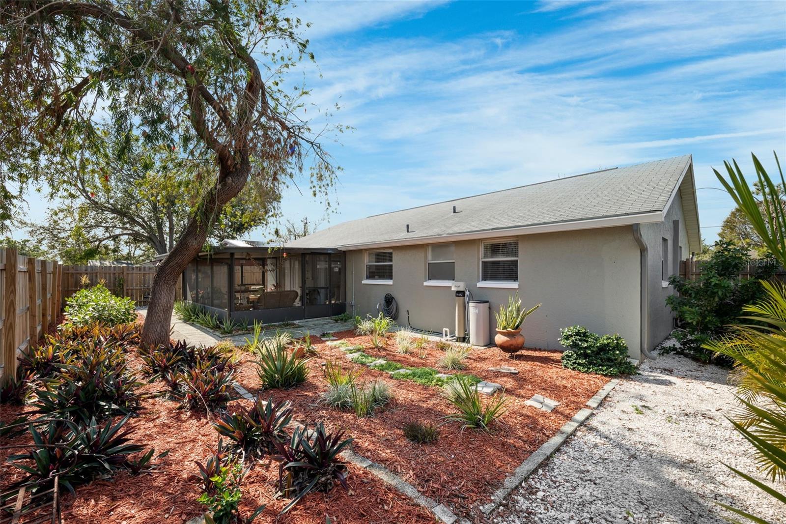 6233 FLORIDA CIR E, APOLLO BEACH, FL, 33572