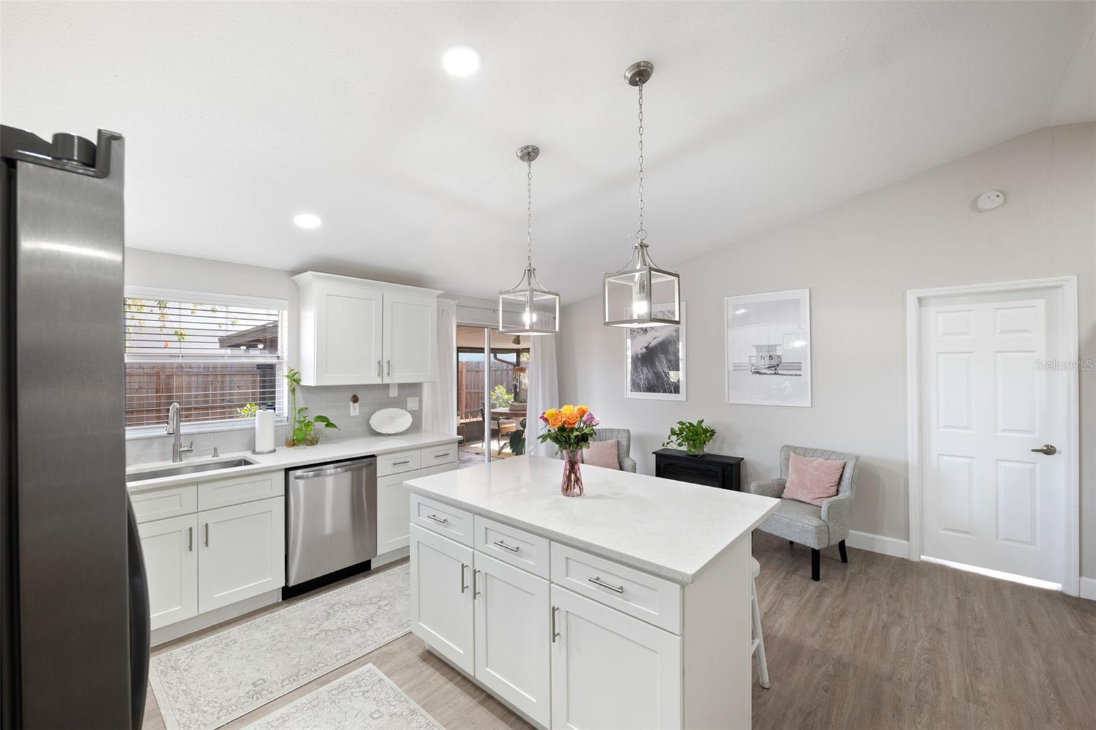 6233 FLORIDA CIR E, APOLLO BEACH, FL, 33572
