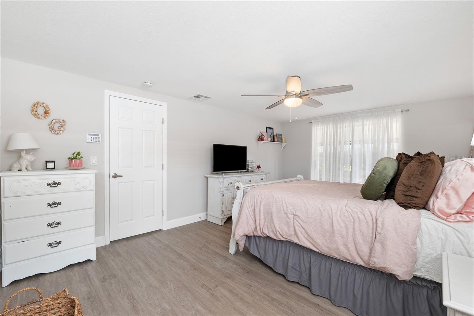6233 FLORIDA CIR E, APOLLO BEACH, FL, 33572