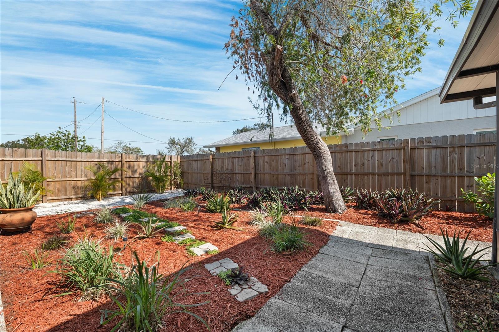 6233 FLORIDA CIR E, APOLLO BEACH, FL, 33572