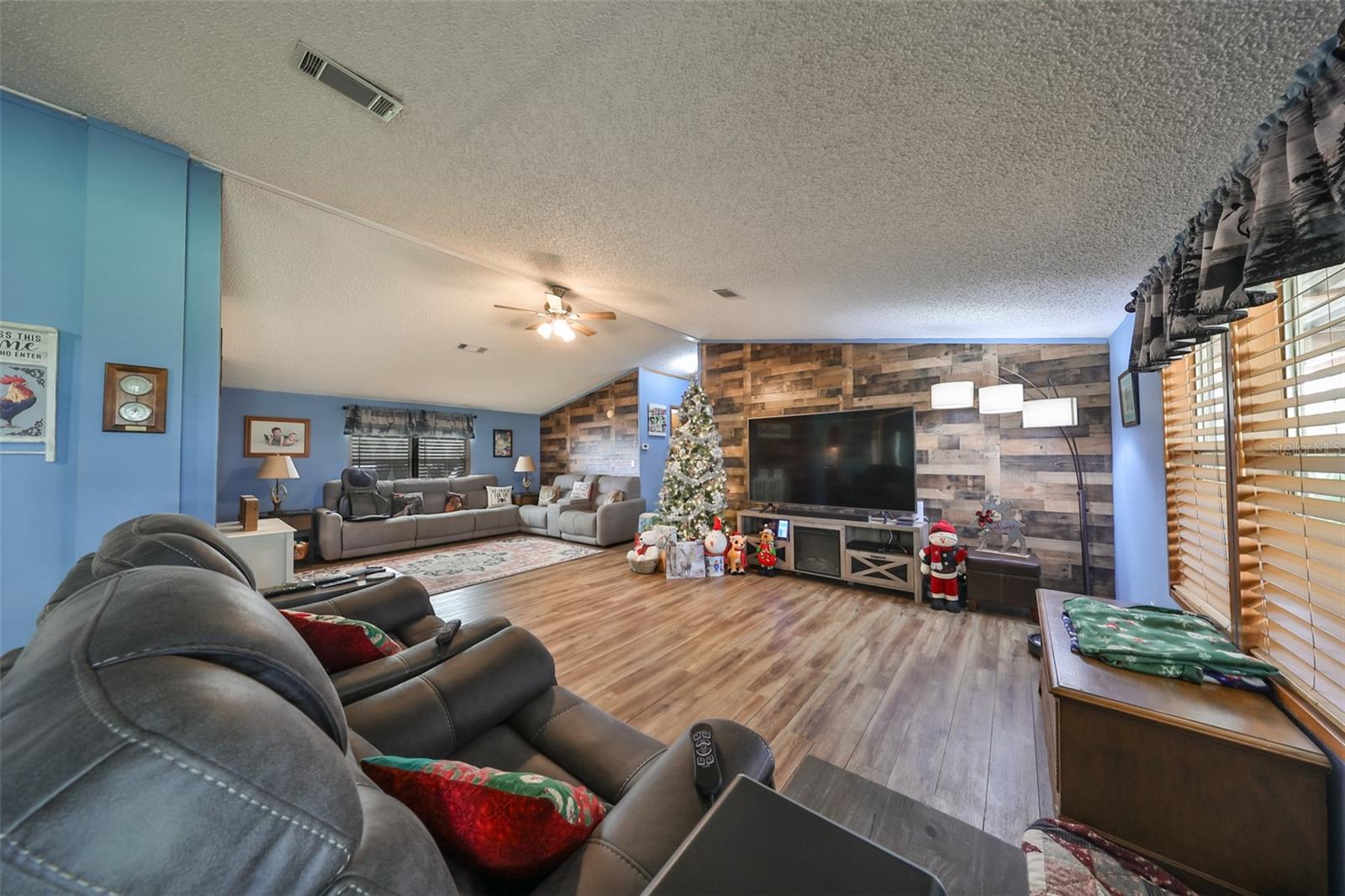 15624 CARLTON LAKE RD, WIMAUMA, FL, 33598