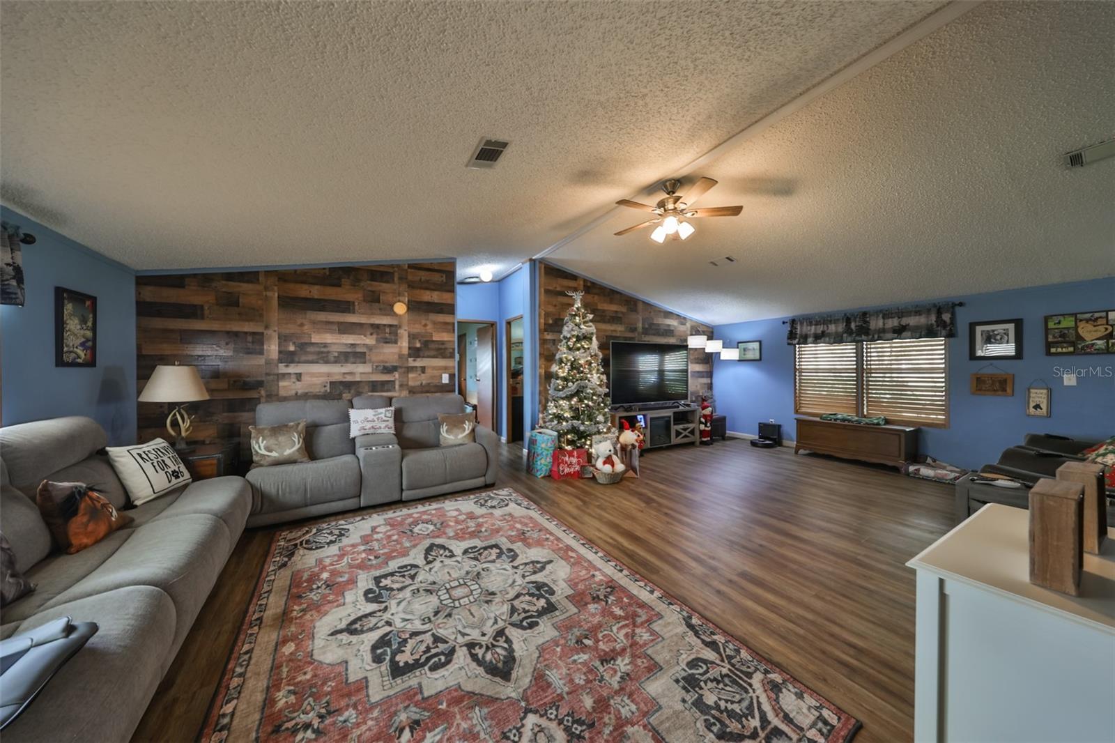 15624 CARLTON LAKE RD, WIMAUMA, FL, 33598