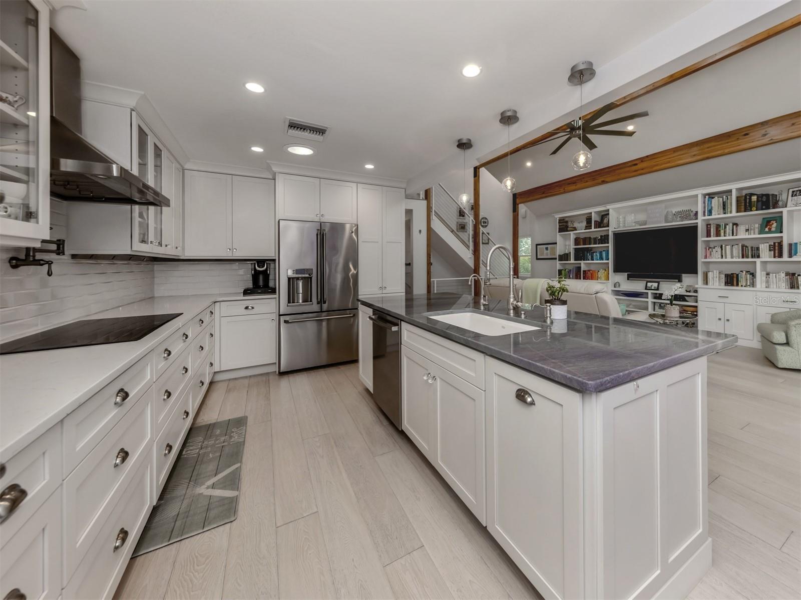 176 EMERSON DR, SARASOTA, FL, 34236