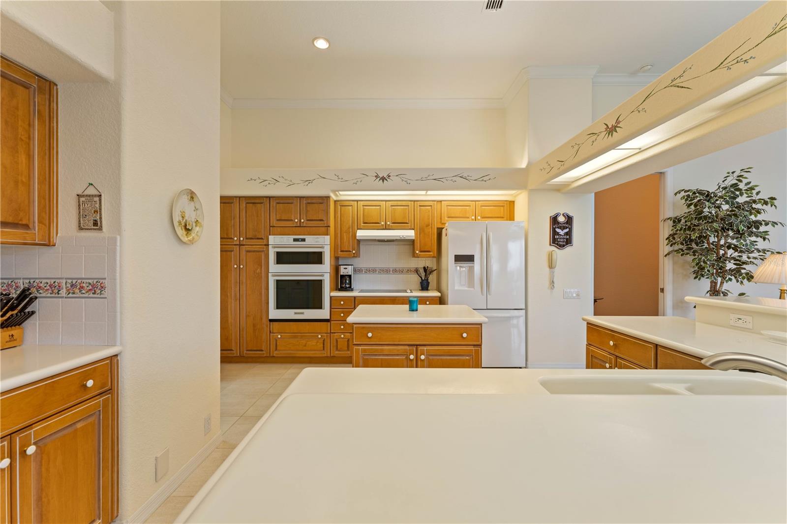 9144 HIGHLAND RIDGE WAY, TAMPA, FL, 33647