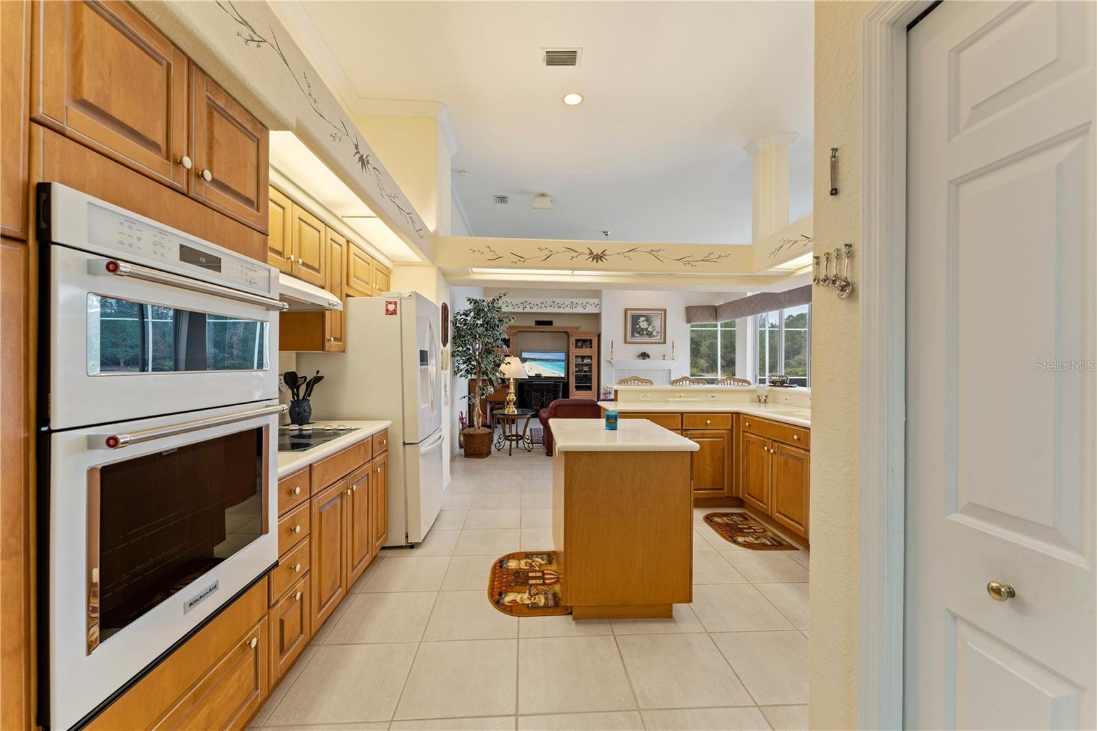 9144 HIGHLAND RIDGE WAY, TAMPA, FL, 33647