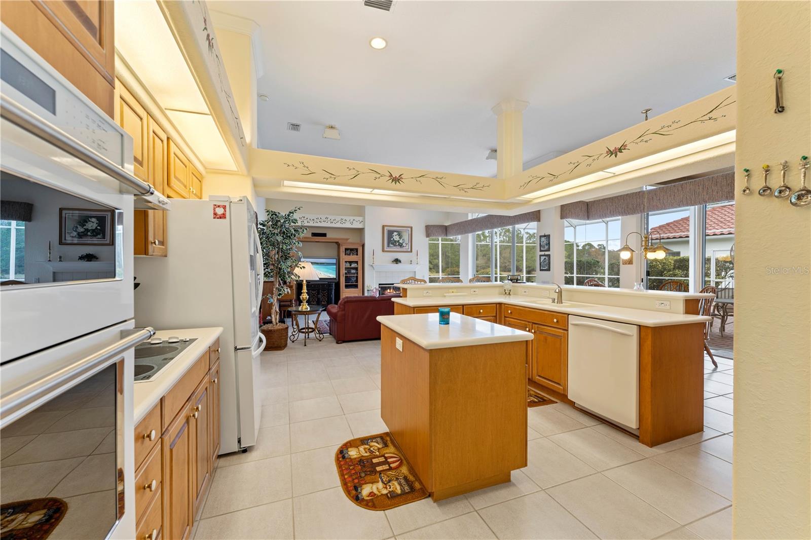 9144 HIGHLAND RIDGE WAY, TAMPA, FL, 33647