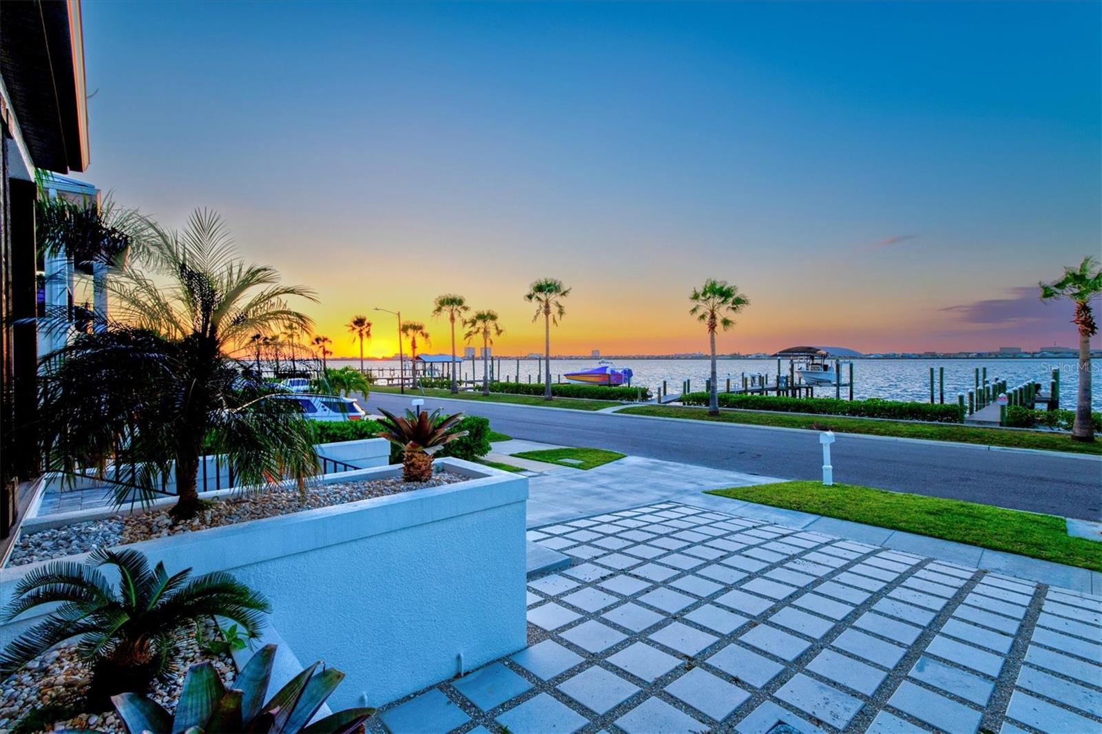 1914 RIVERSIDE DR E, BRADENTON, FL, 34208