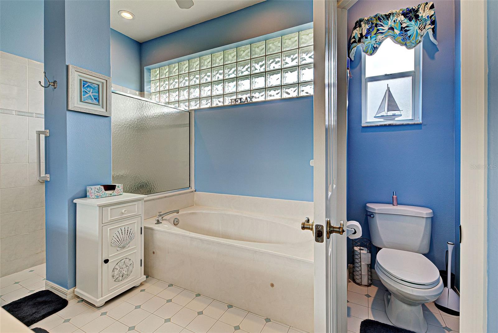 660 SILK OAK DR, VENICE, FL, 34293