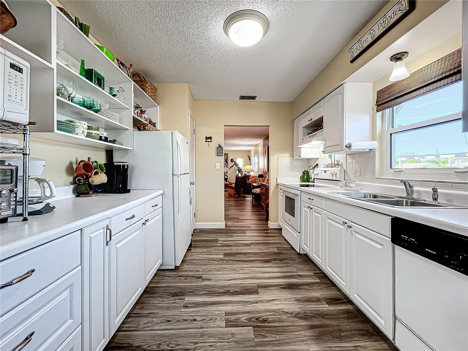 5890 38TH AVE N #101, ST PETERSBURG, FL, 33710