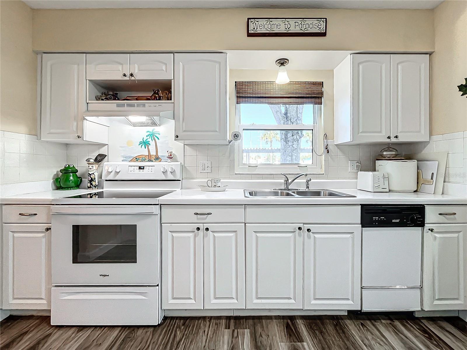 5890 38TH AVE N #101, ST PETERSBURG, FL, 33710