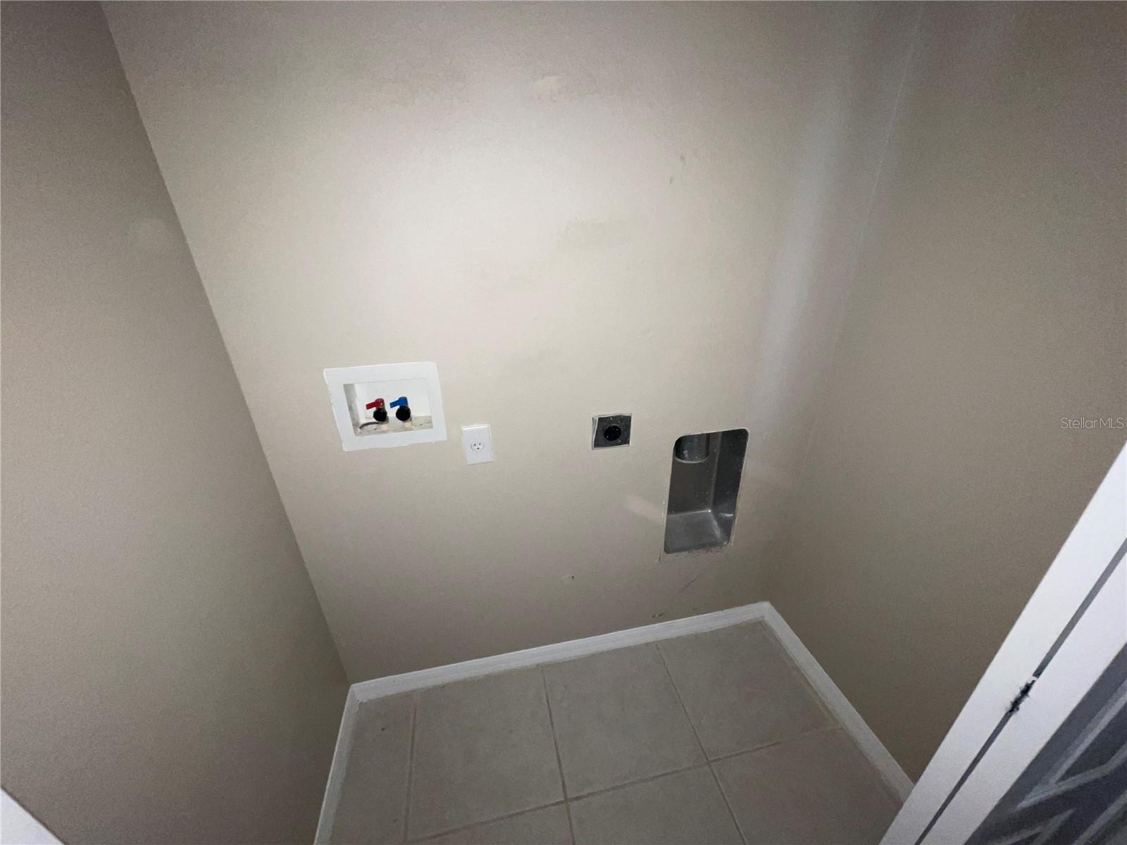 7533 MERCHANTVILLE CIR, ZEPHYRHILLS, FL, 33540