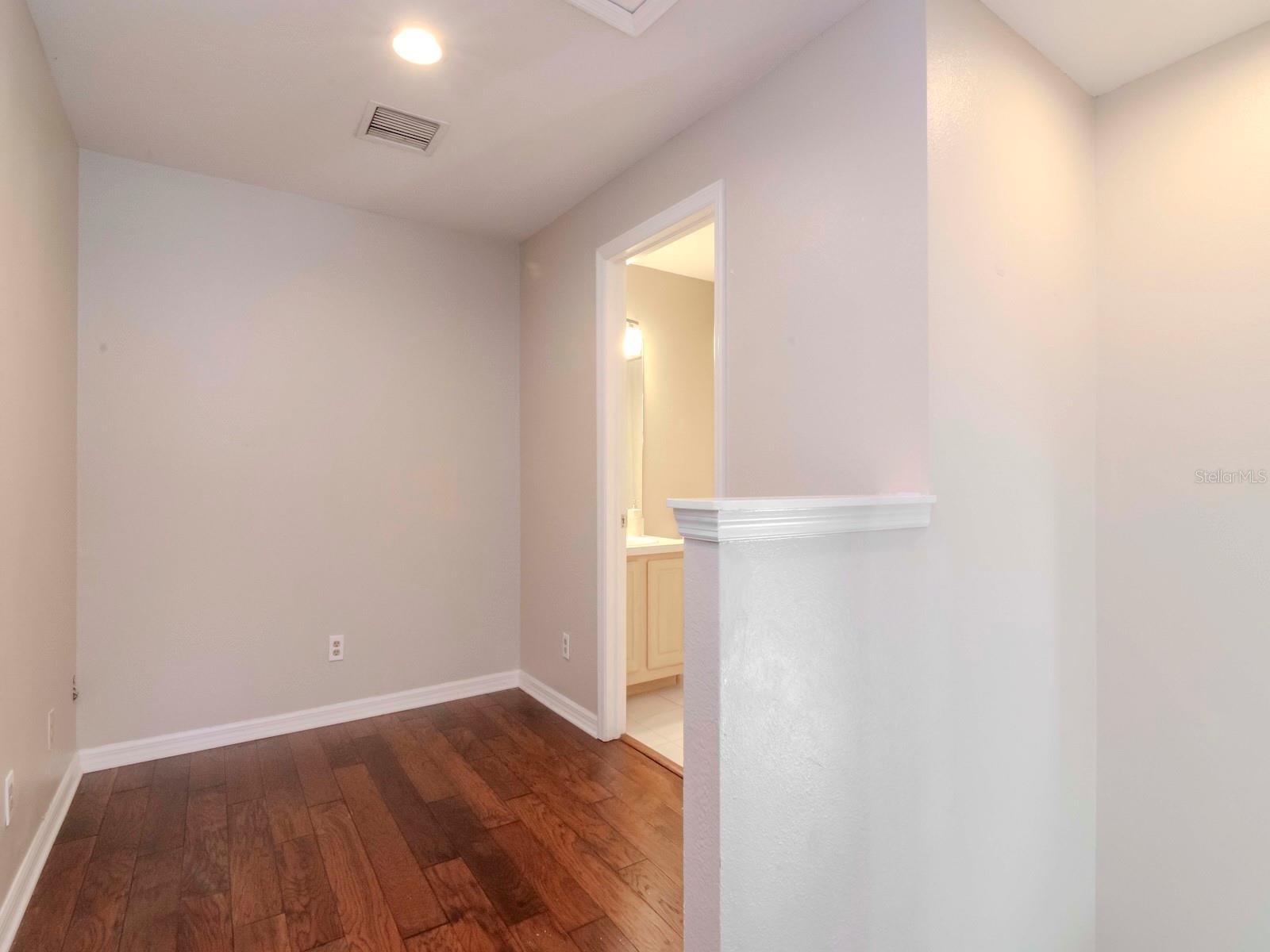 8811 CASABLANCA WAY #1, TAMPA, FL, 33626