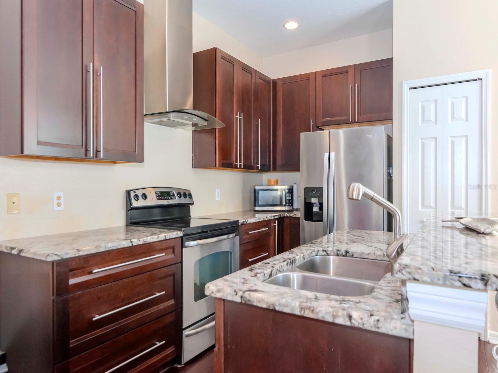 8811 CASABLANCA WAY #1, TAMPA, FL, 33626