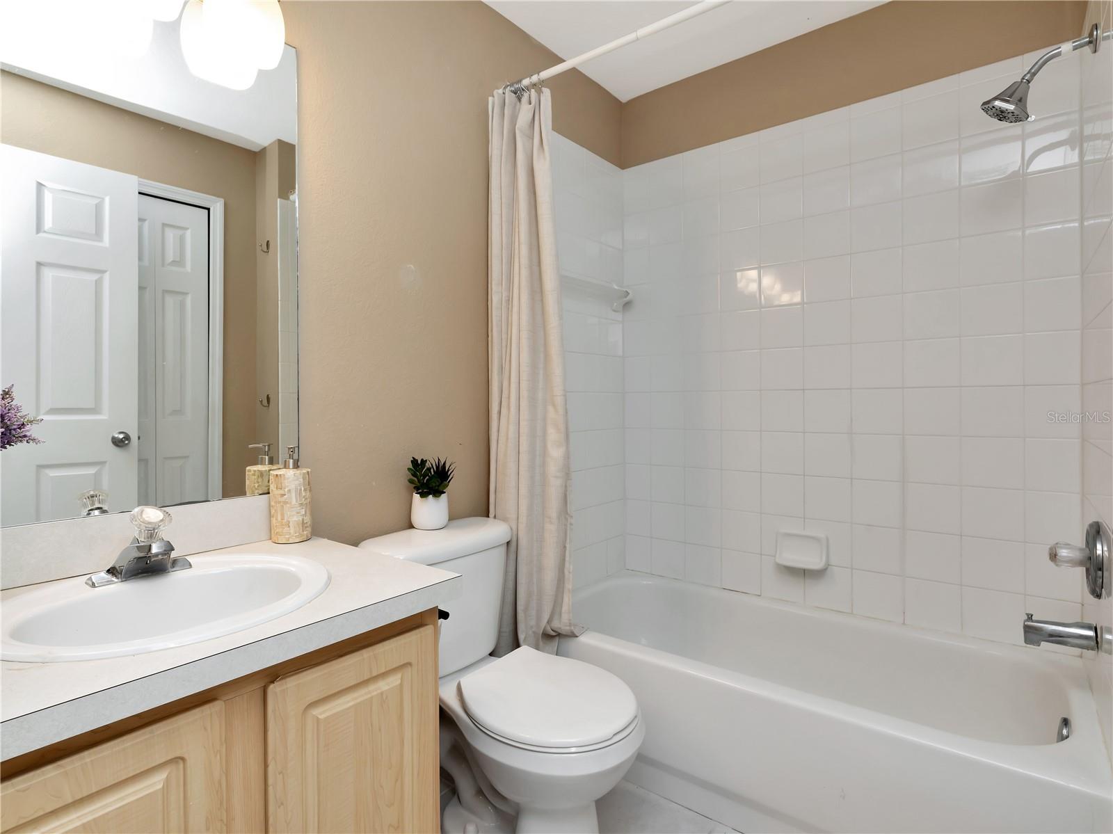 8811 CASABLANCA WAY #1, TAMPA, FL, 33626