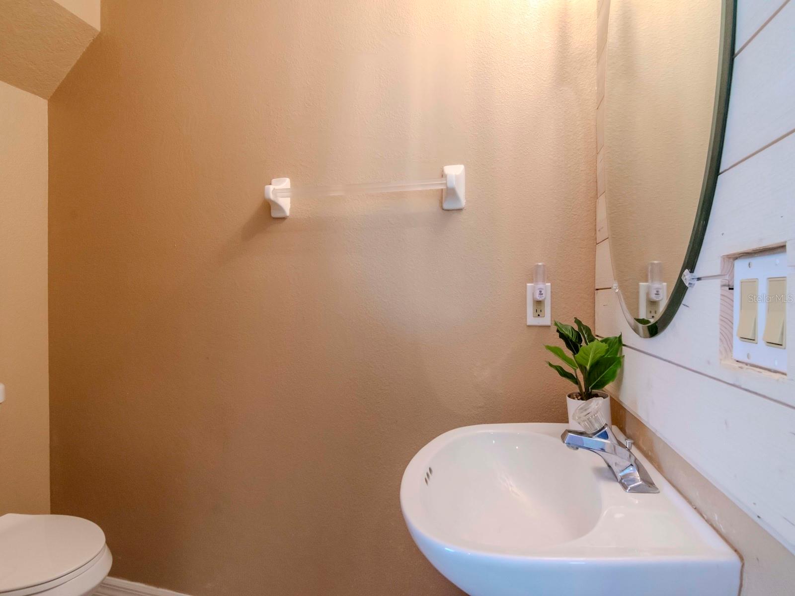 8811 CASABLANCA WAY #1, TAMPA, FL, 33626