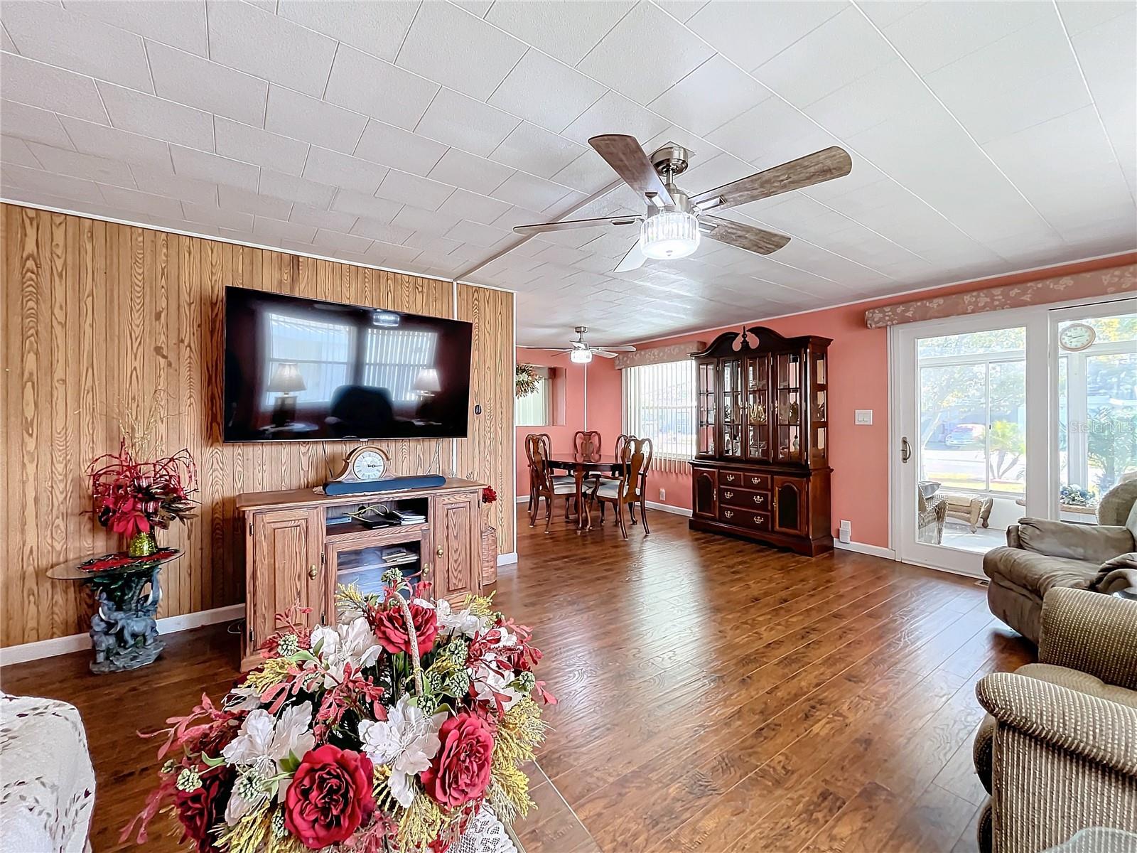 1026 CAPELLA DR, TAVARES, FL, 32778