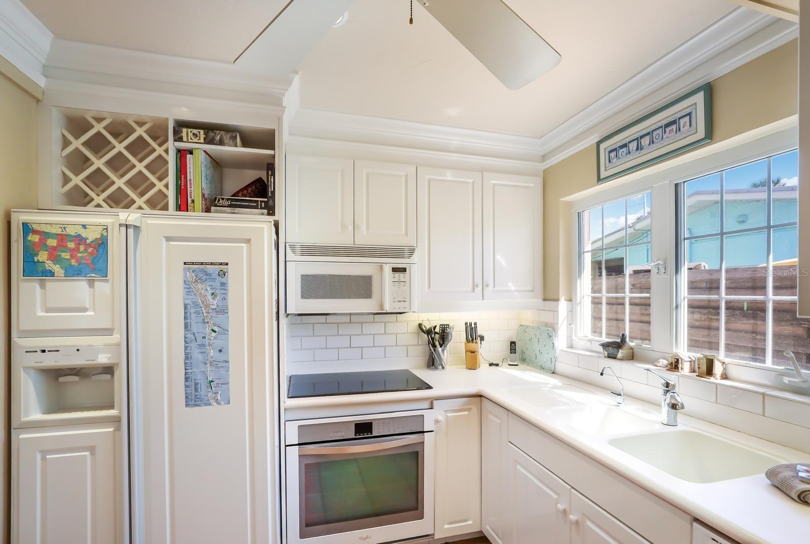 515 BAYVIEW DR, HOLMES BEACH, FL, 34217