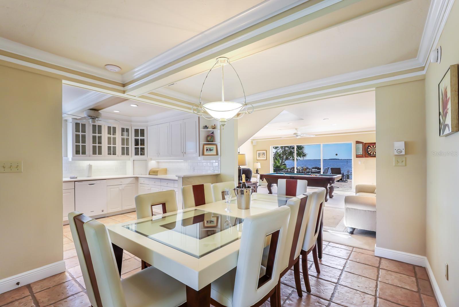 515 BAYVIEW DR, HOLMES BEACH, FL, 34217