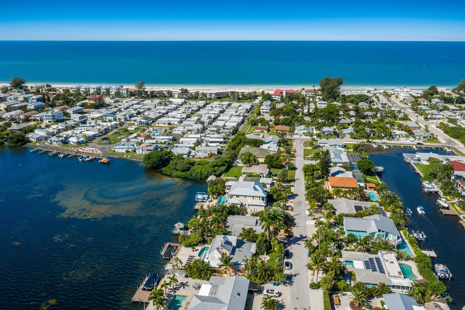 515 BAYVIEW DR, HOLMES BEACH, FL, 34217