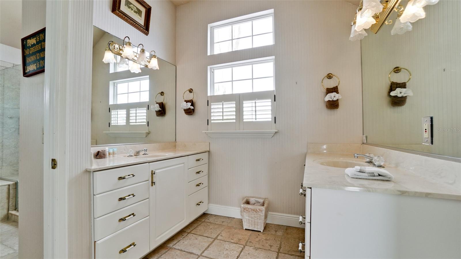 515 BAYVIEW DR, HOLMES BEACH, FL, 34217