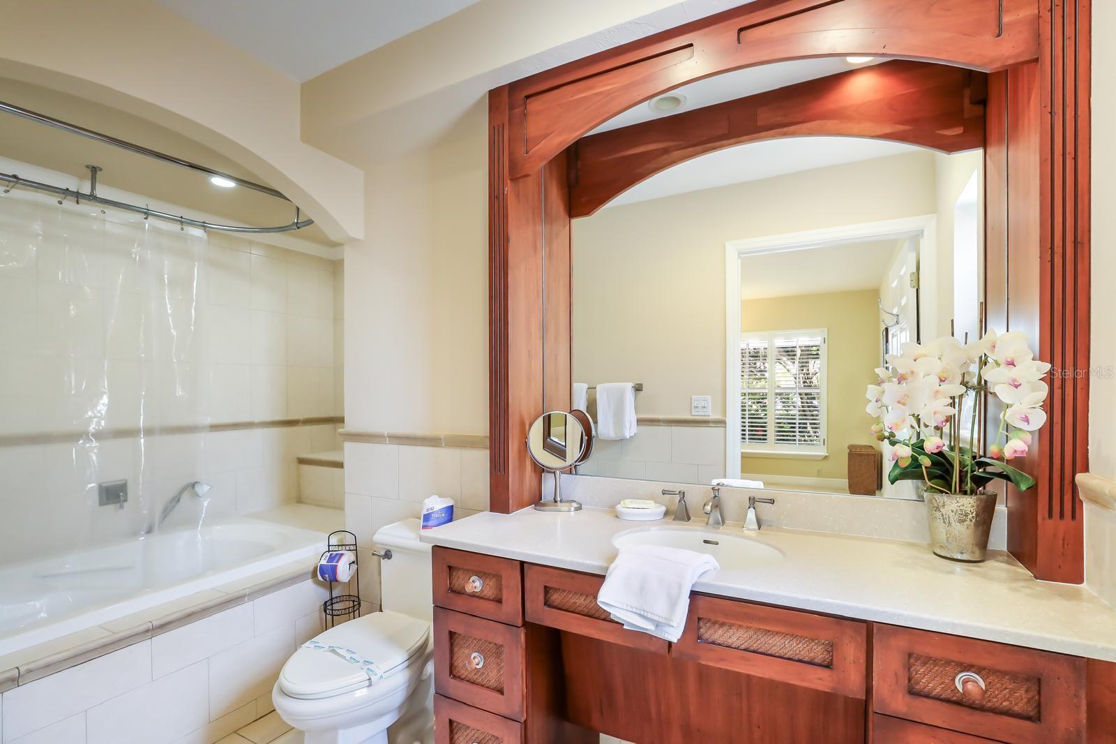 515 BAYVIEW DR, HOLMES BEACH, FL, 34217