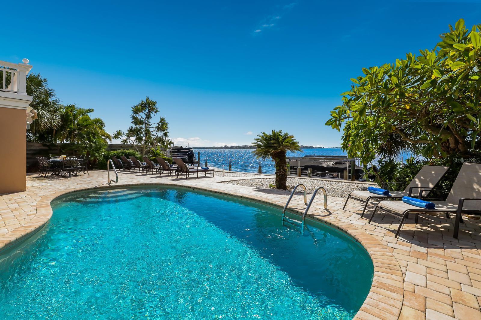515 BAYVIEW DR, HOLMES BEACH, FL, 34217