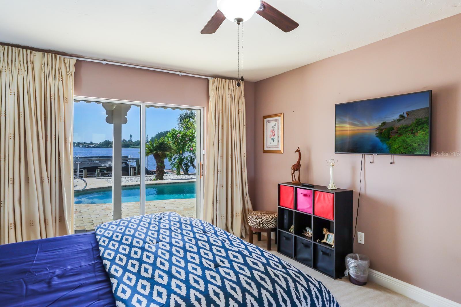 515 BAYVIEW DR, HOLMES BEACH, FL, 34217