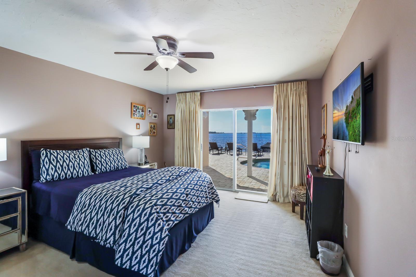 515 BAYVIEW DR, HOLMES BEACH, FL, 34217