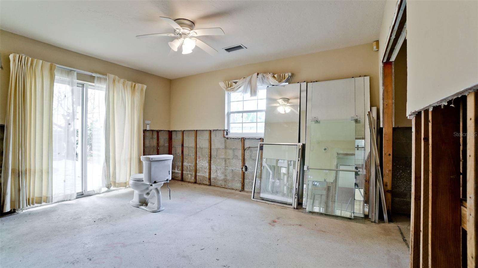 515 BAYVIEW DR, HOLMES BEACH, FL, 34217