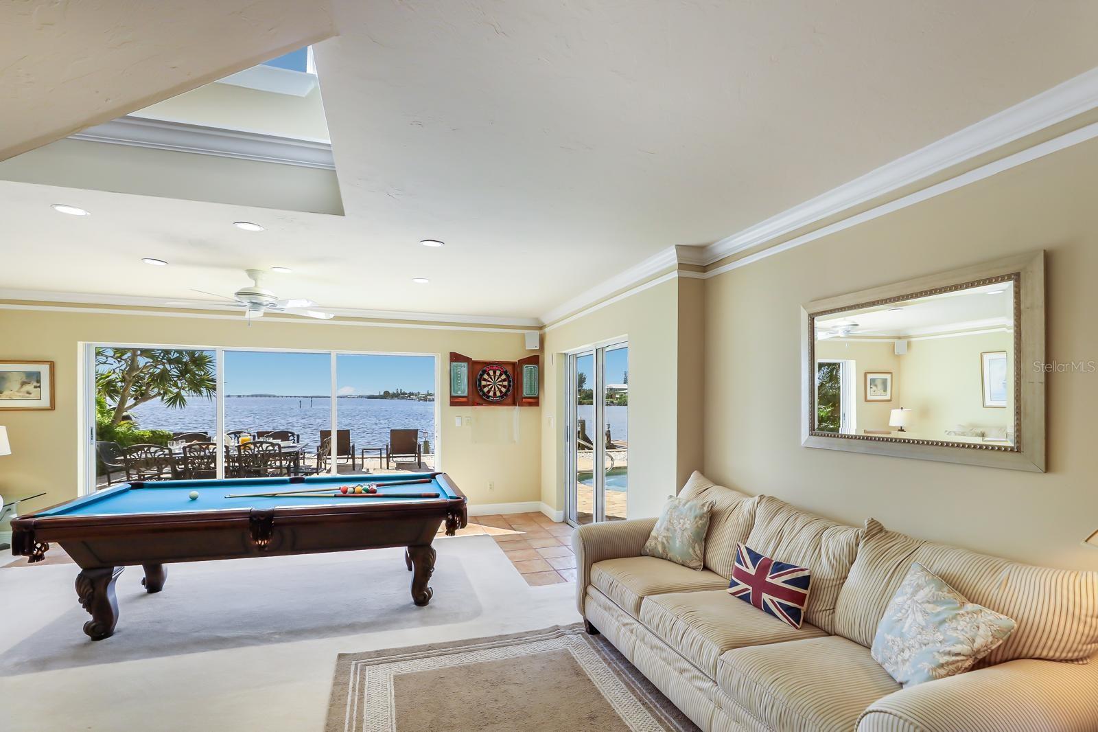 515 BAYVIEW DR, HOLMES BEACH, FL, 34217