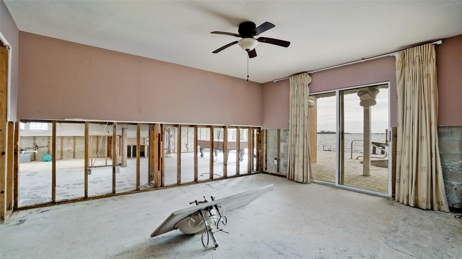 515 BAYVIEW DR, HOLMES BEACH, FL, 34217