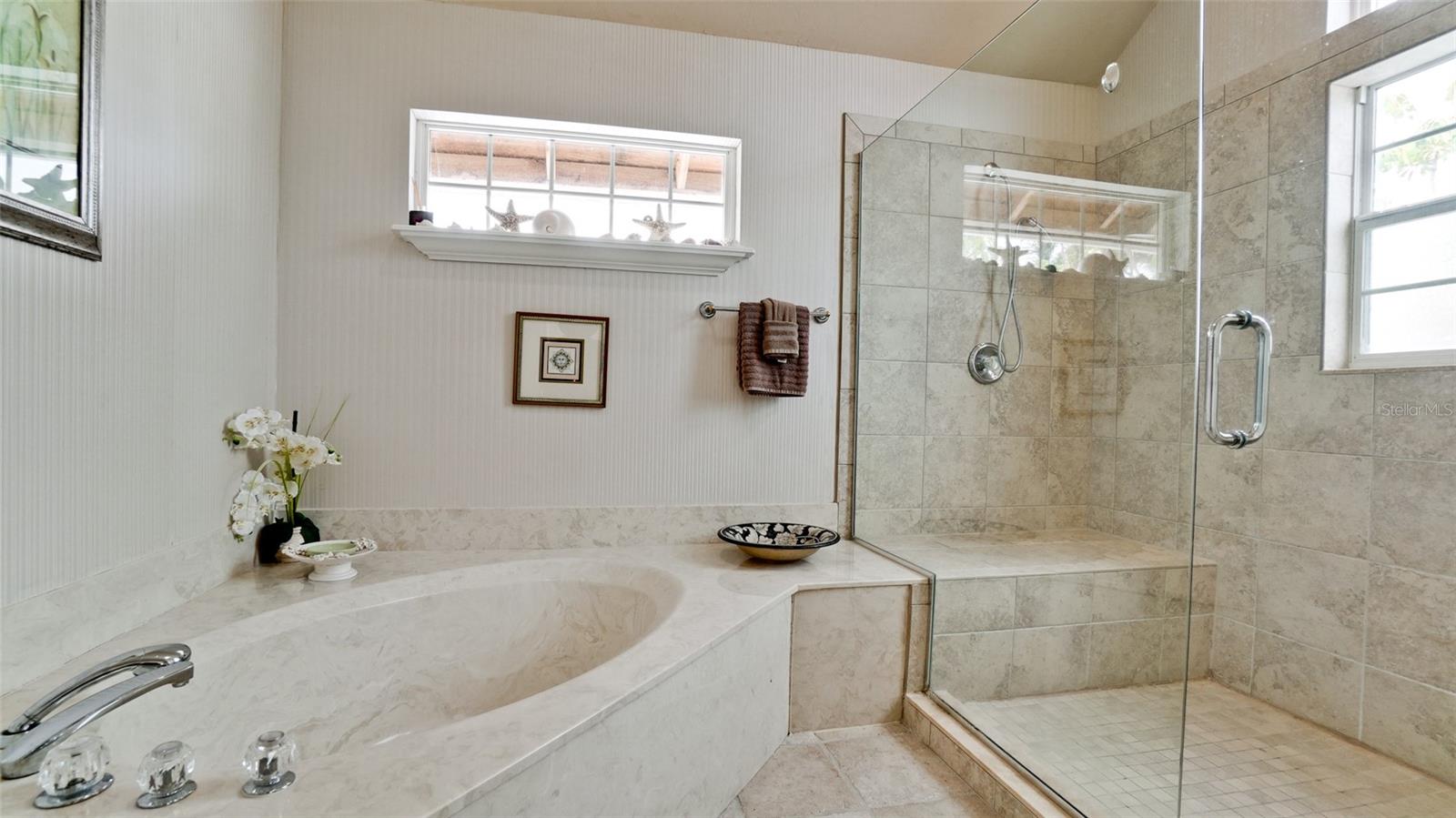 515 BAYVIEW DR, HOLMES BEACH, FL, 34217