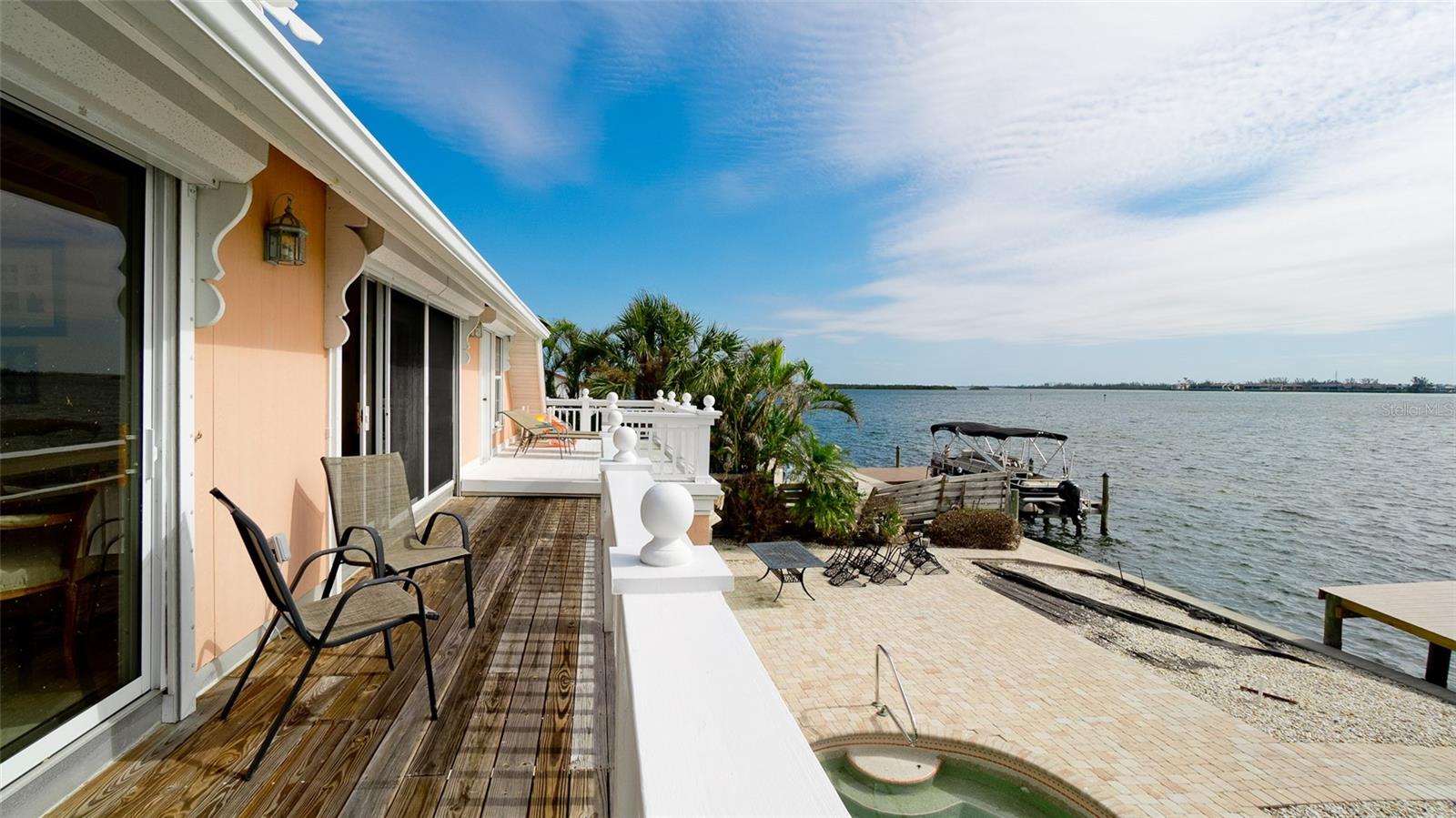515 BAYVIEW DR, HOLMES BEACH, FL, 34217
