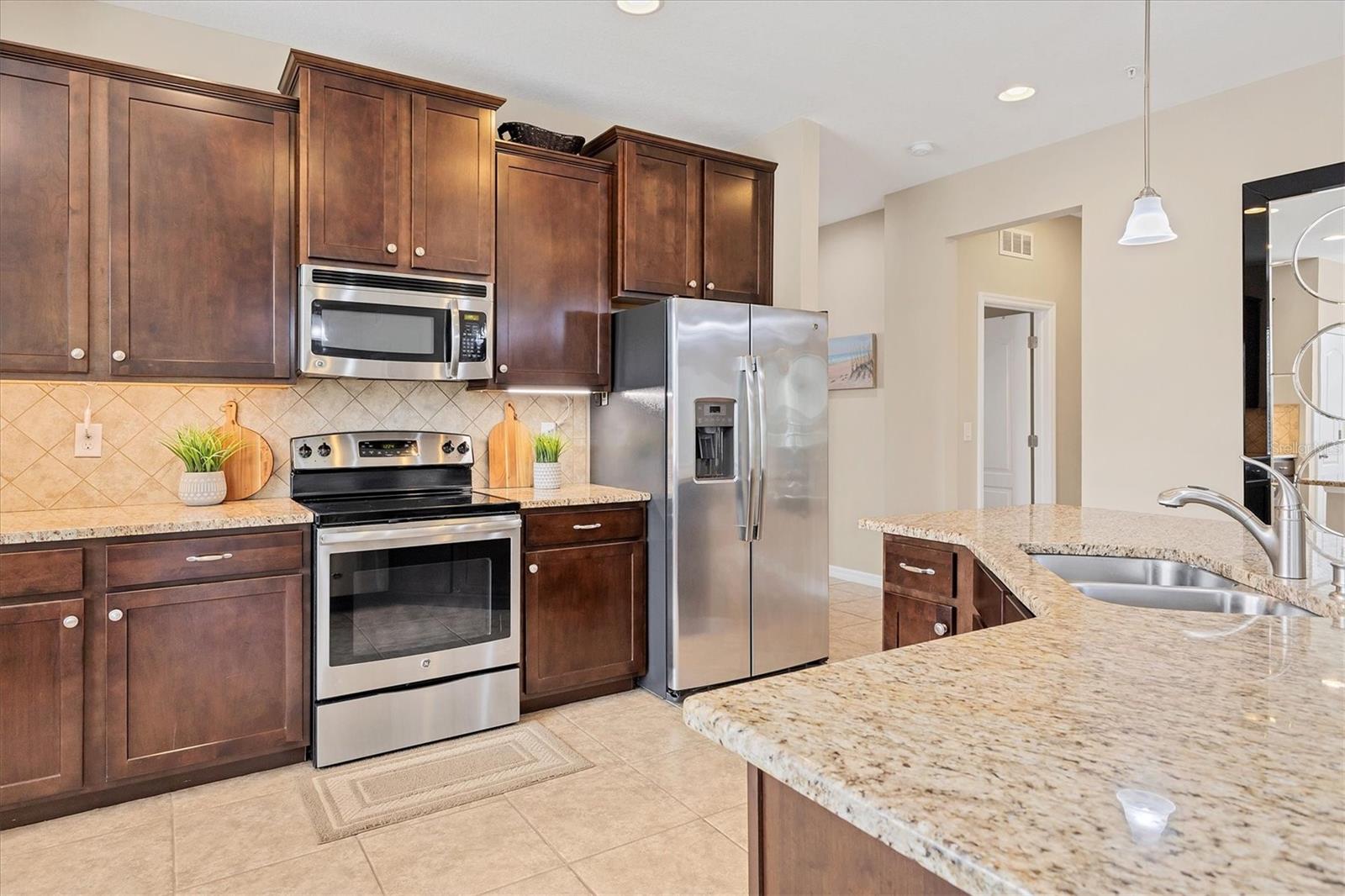8150 ENCLAVE WAY #104, SARASOTA, FL, 34243