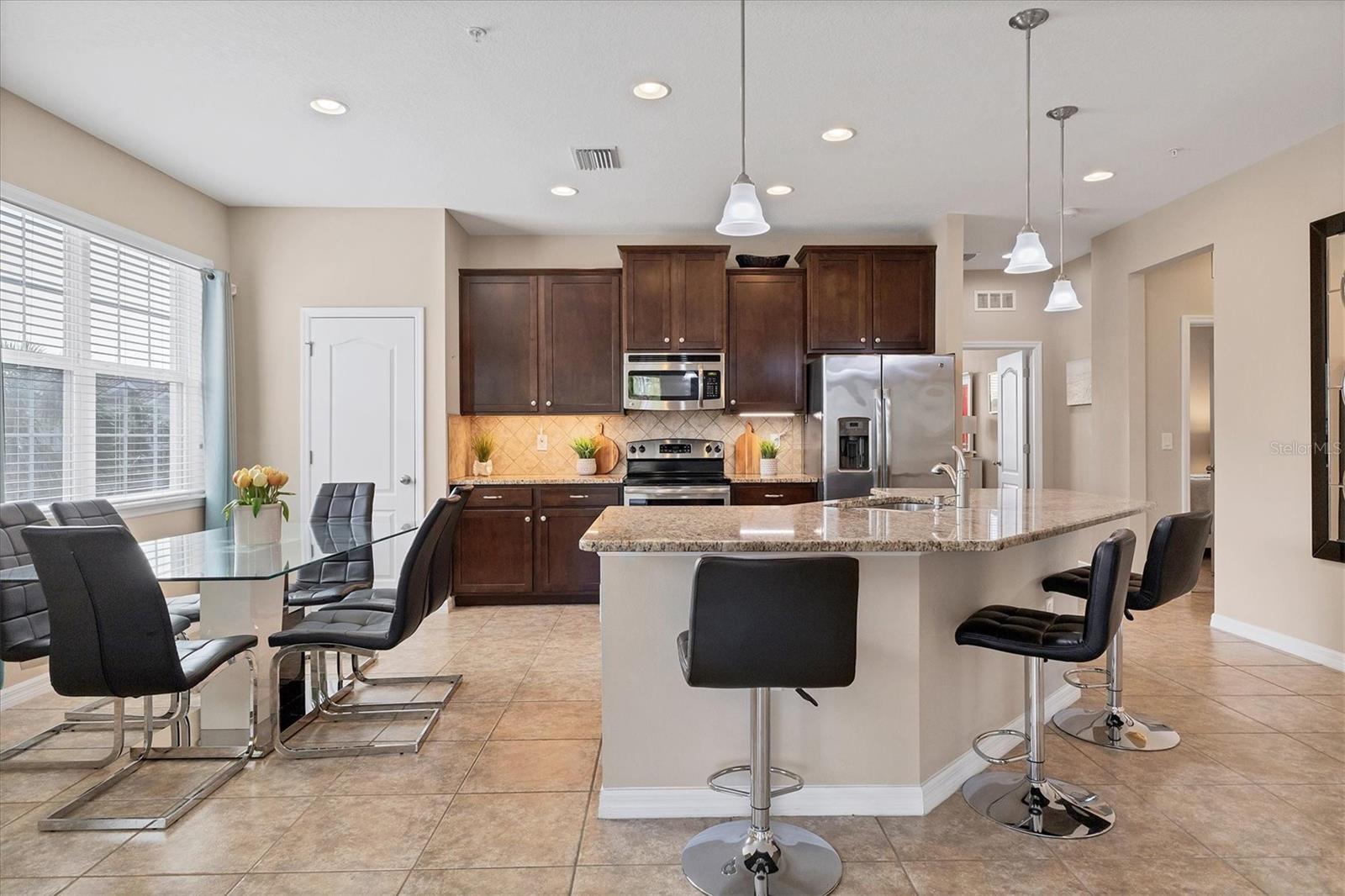 8150 ENCLAVE WAY #104, SARASOTA, FL, 34243