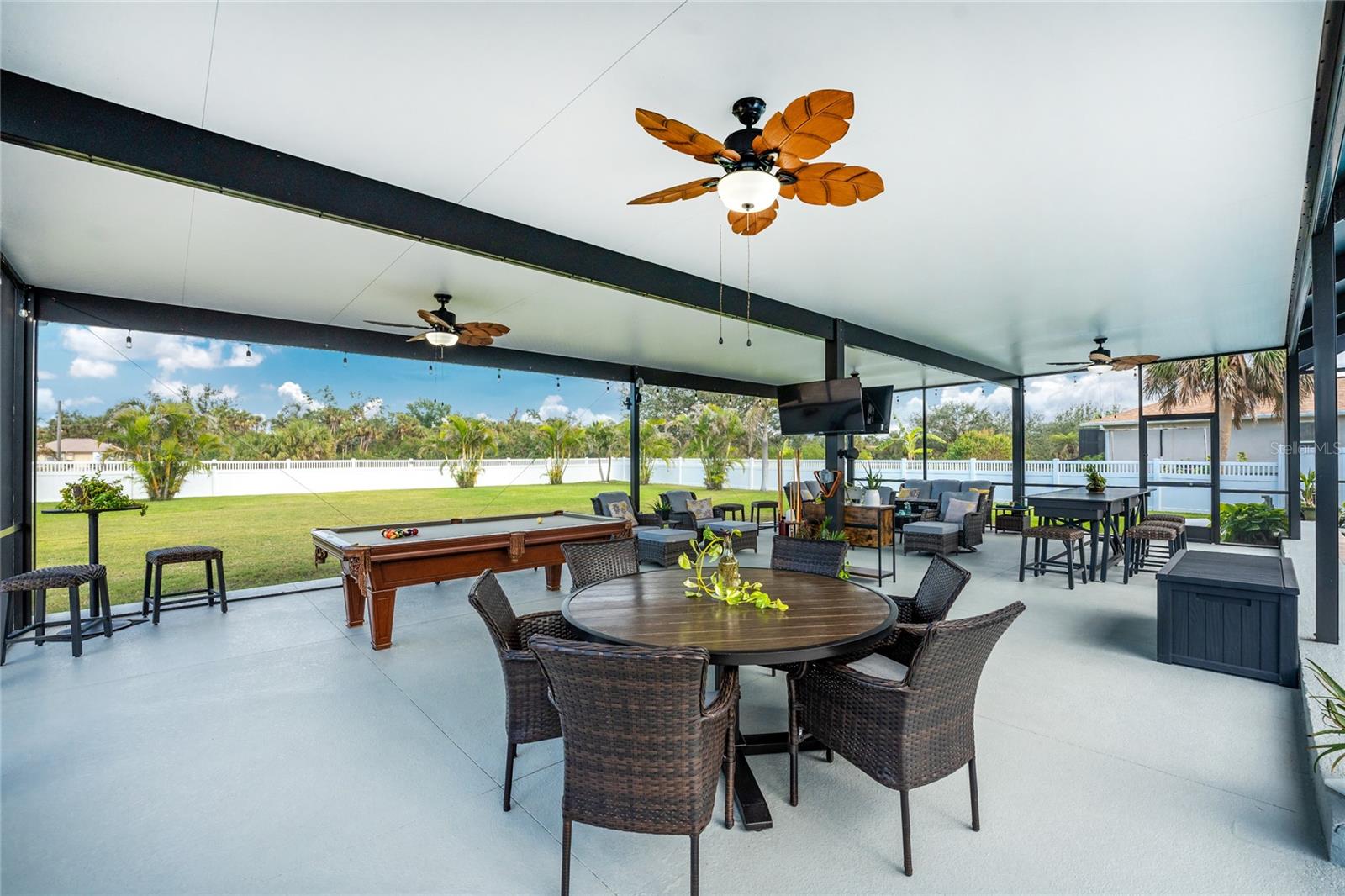 142 ISLAND CT, ROTONDA WEST, FL, 33947