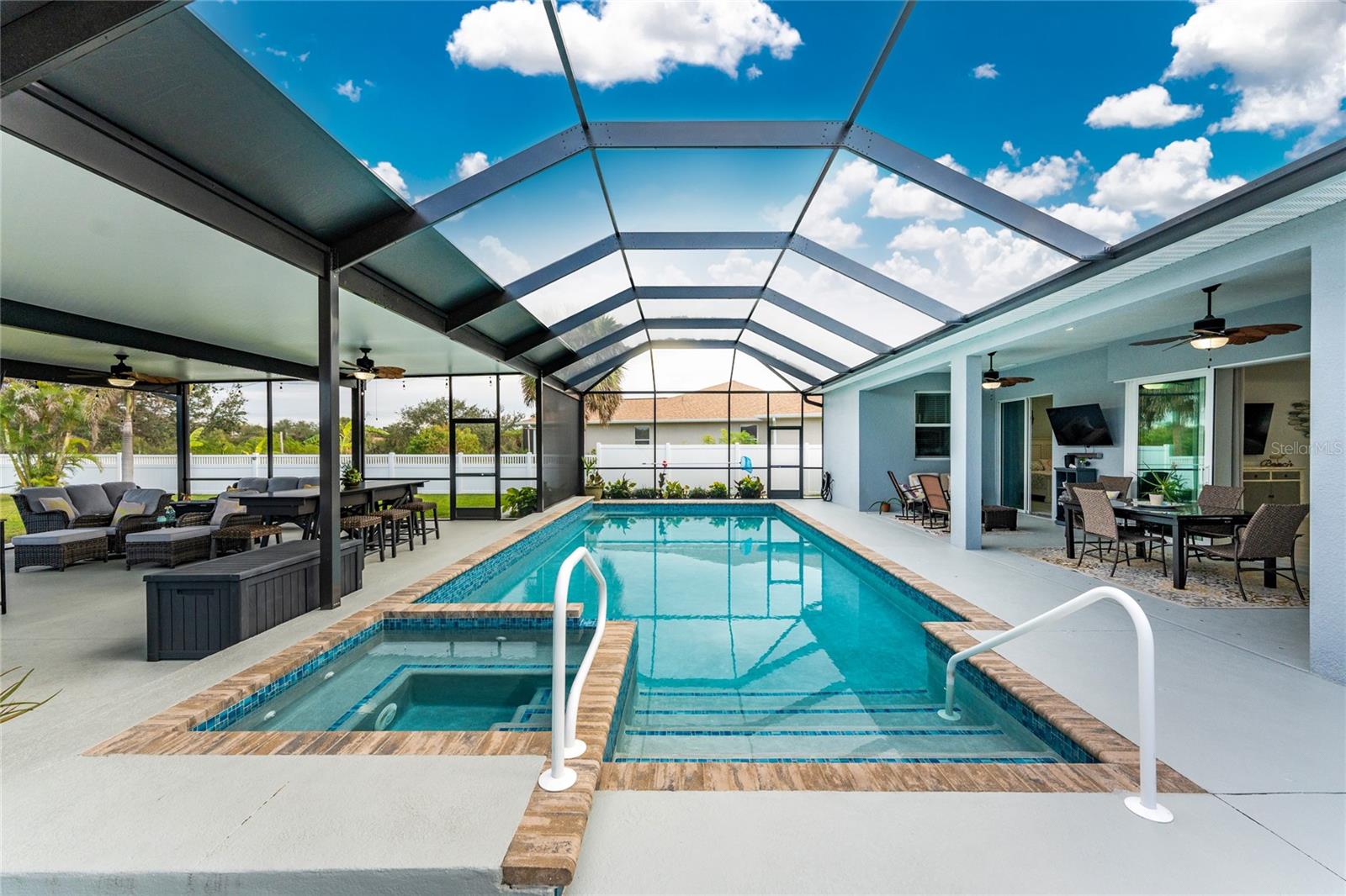 142 ISLAND CT, ROTONDA WEST, FL, 33947
