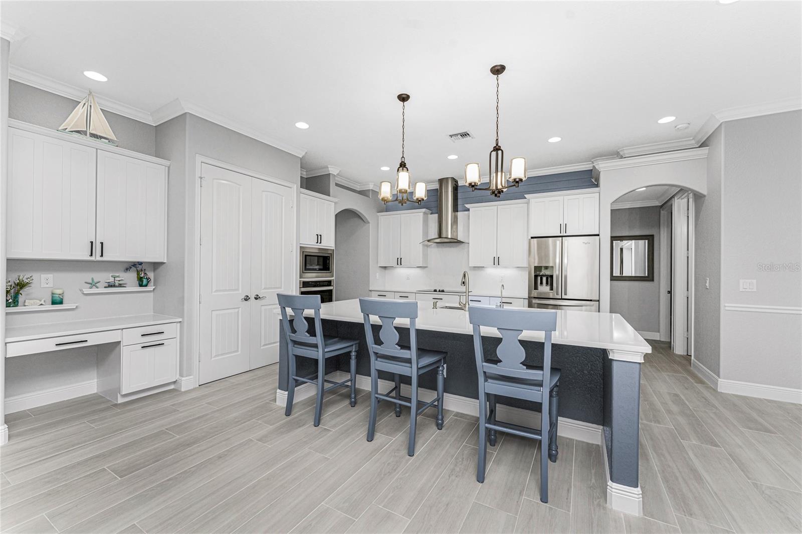 142 ISLAND CT, ROTONDA WEST, FL, 33947