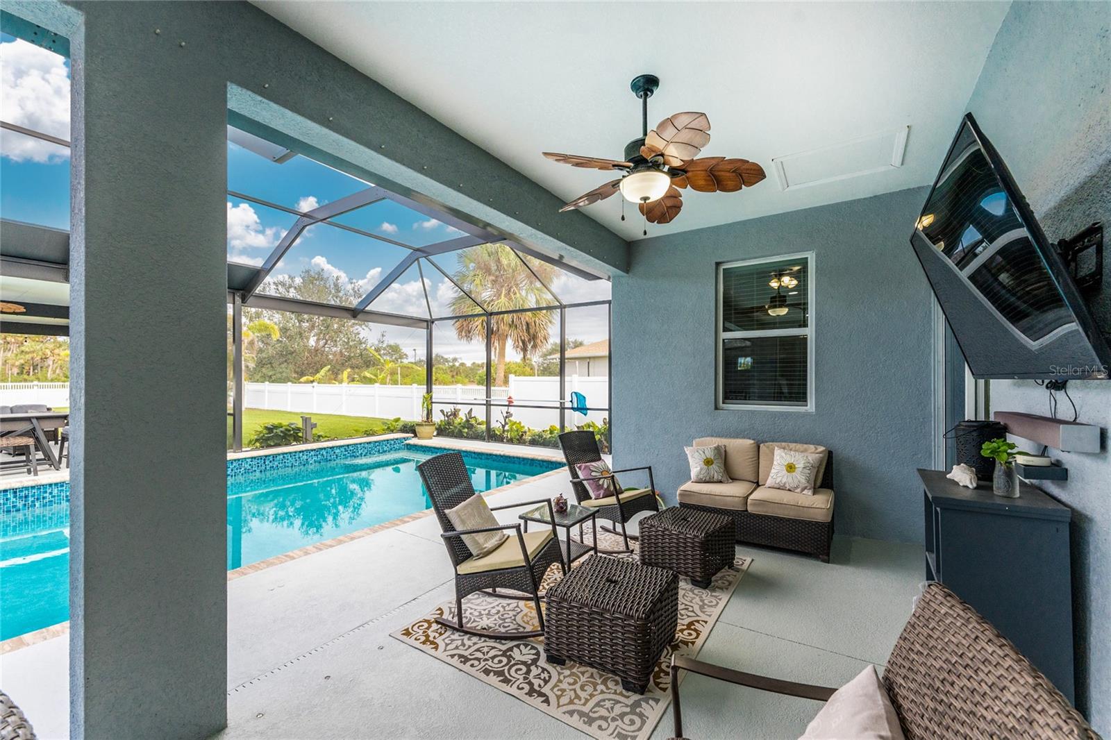142 ISLAND CT, ROTONDA WEST, FL, 33947